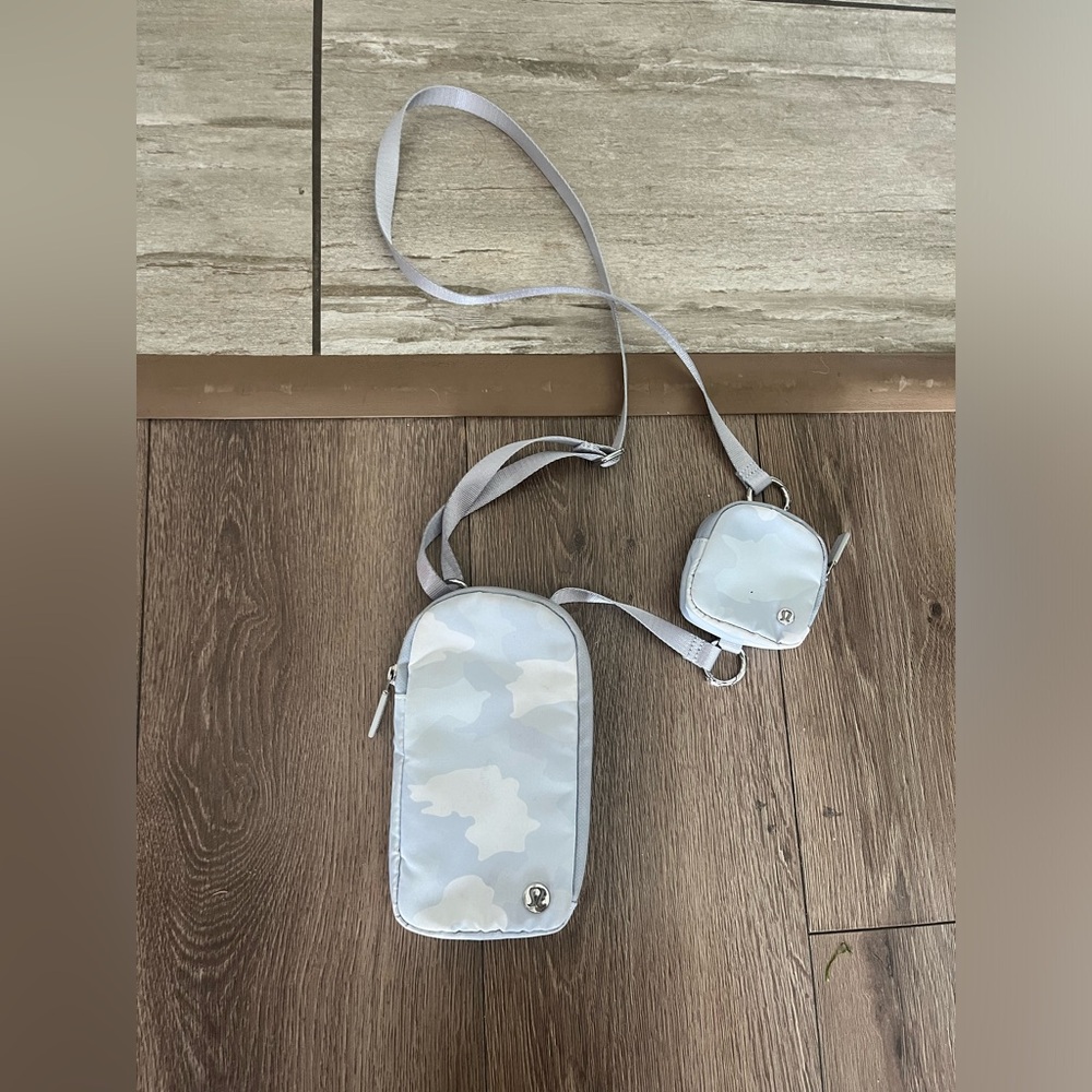 Lululemon Modular Phone Crossbody Bag gray camo
